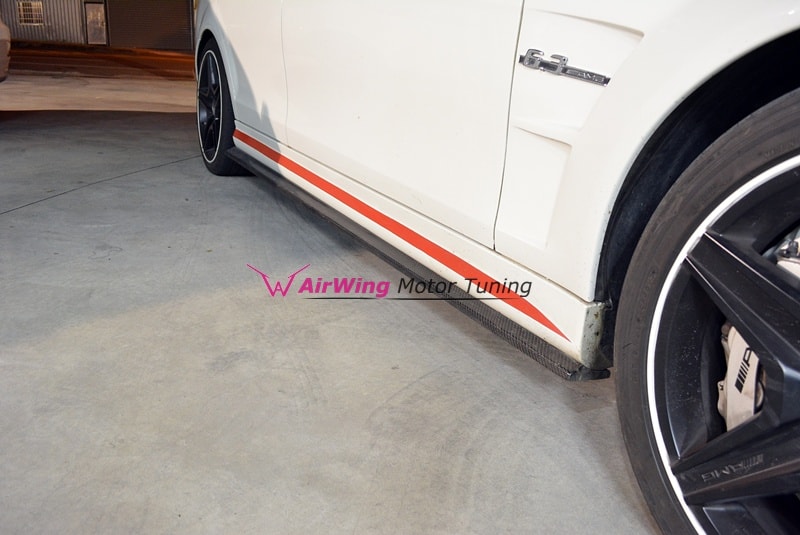 W204 – Revo style Carbon Side Skirt Splitter 04